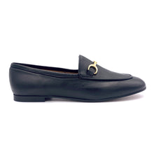 Load image into Gallery viewer, Gio+ loafers in leather with chain accessory
