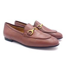 Load image into Gallery viewer, Gio+ loafers in leather with chain accessory
