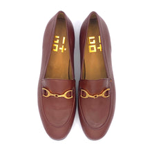 Load image into Gallery viewer, Gio+ loafers in leather with chain accessory
