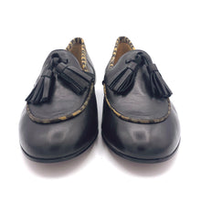 Load image into Gallery viewer, Gio+ loafers in leather with chain accessory
