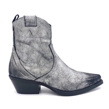 Load image into Gallery viewer, Metisse ankle boots with back zip
