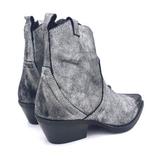 Load image into Gallery viewer, Metisse ankle boots with back zip
