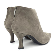 Load image into Gallery viewer, Joy Wendel Pointed ankle boots with 70 heel
