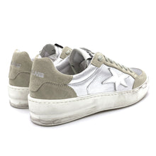 Load image into Gallery viewer, Meline Sneakers con stella PAD571
