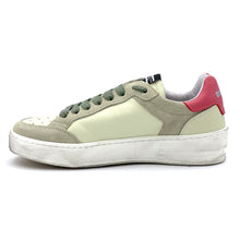 Load image into Gallery viewer, Meline Sneakers con stella PAD571
