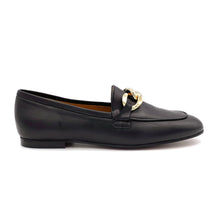 Load image into Gallery viewer, Gio+ loafers in leather with chain accessory
