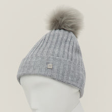 Load image into Gallery viewer, Manila Grace wool blend cap with pom poms
